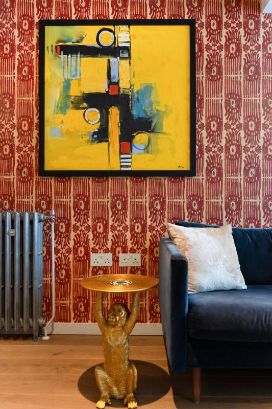 One-Bedroom Apartment image 4