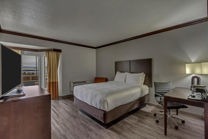 King Room - Non-Smoking image 1