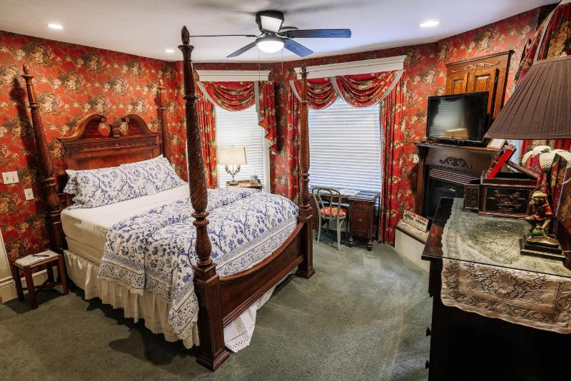 Budget Double Room image 3