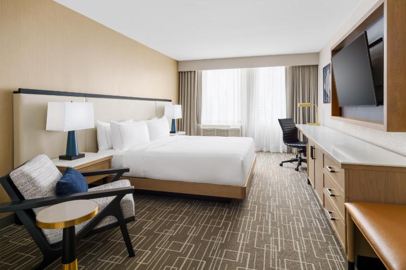 King Room image 2