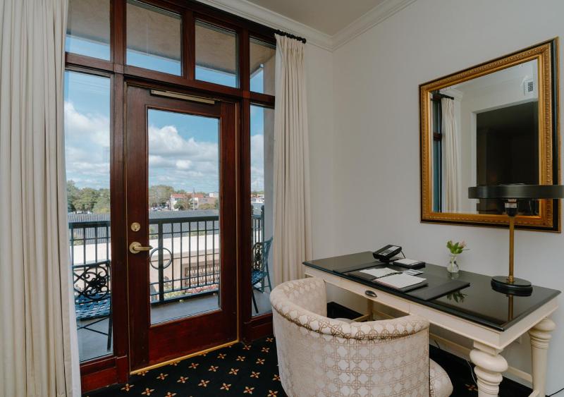 French Quarter Inn - image 36