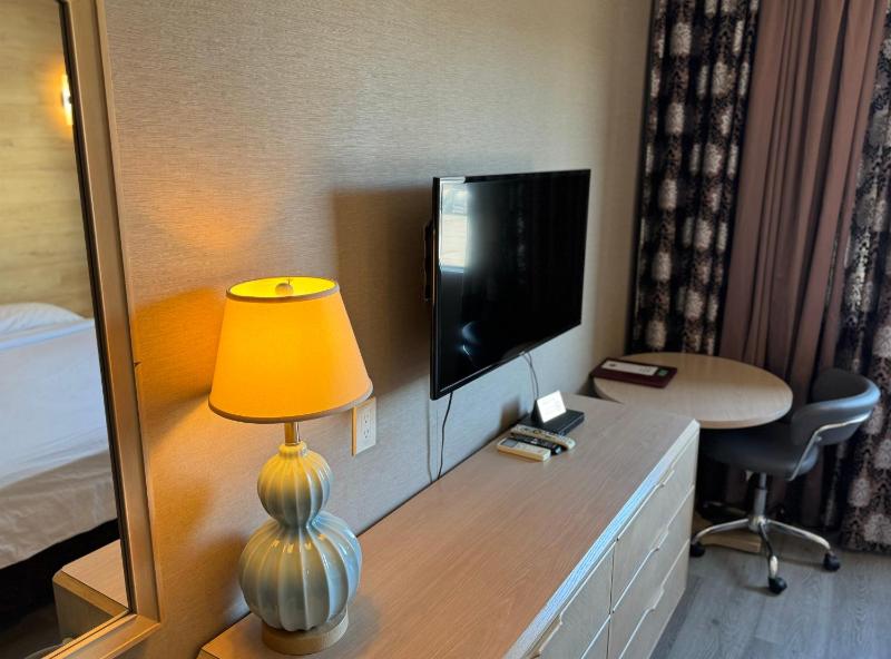 King Room image 2