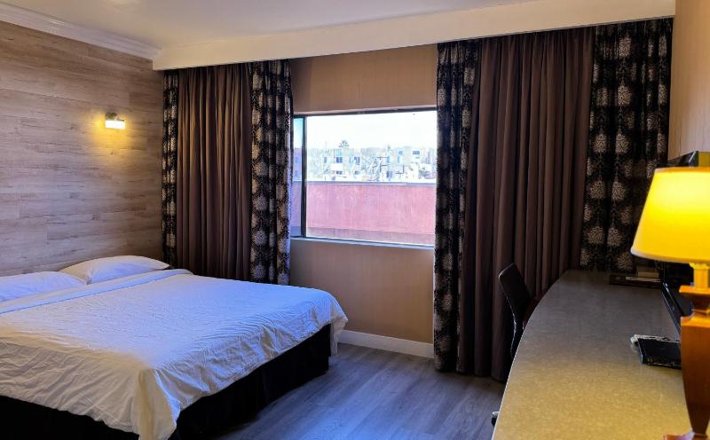 King Room image 4