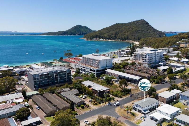 Shoal Bay Beach House One - image 3