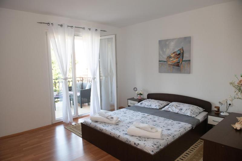 Holiday house with a parking space Podstrana Split - 6044 - image 12