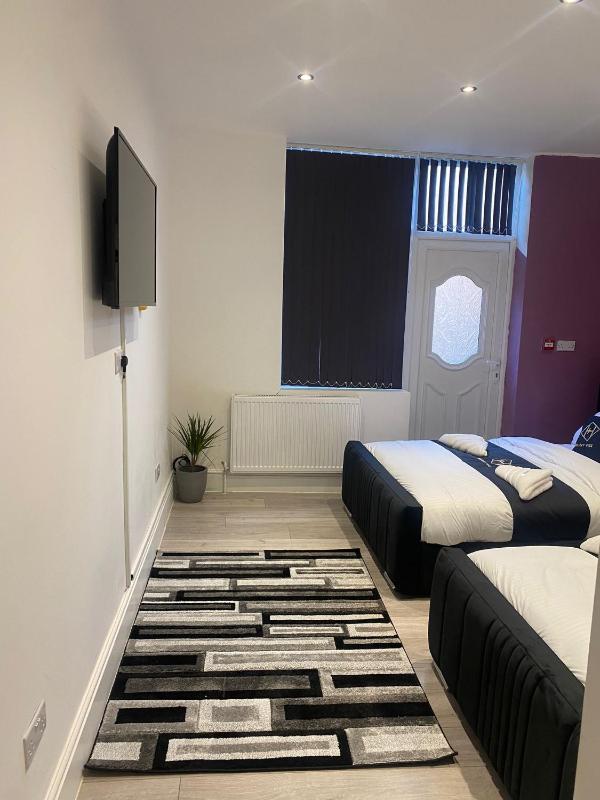 Holiday Plus - Palatine Road - image 43