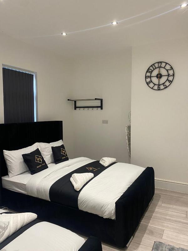 Holiday Plus - Palatine Road - image 28