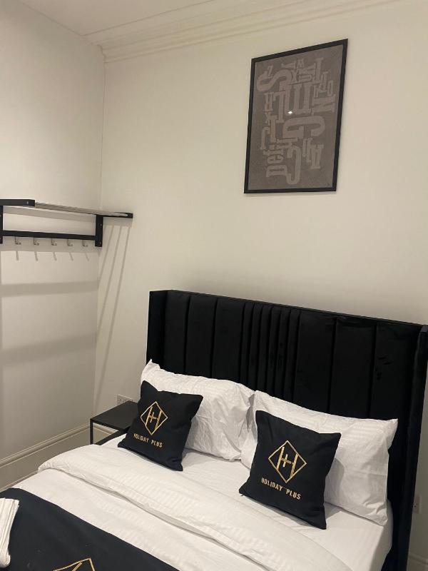 Holiday Plus - Palatine Road - image 23