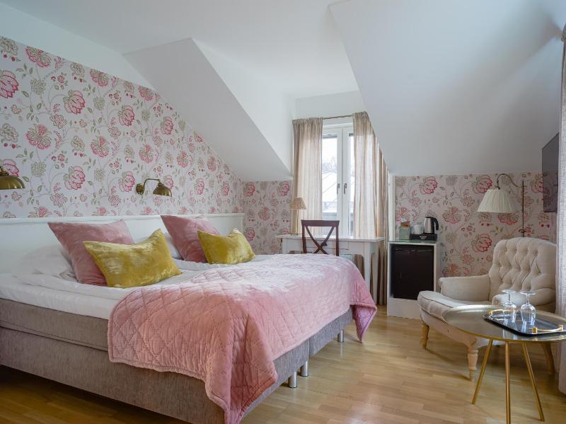 Premium Double Room image 1