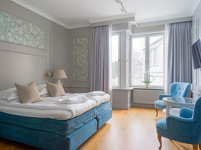 Premium Double Room image 3