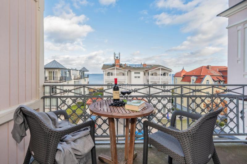 One-Bedroom Apartment with Sea View and Balcony - Second Floor image 2