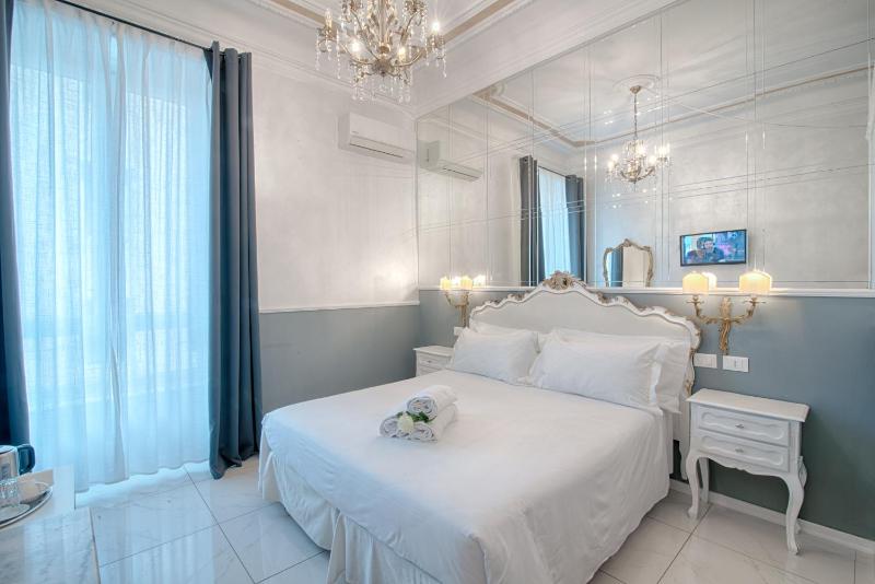 Double Room image 1