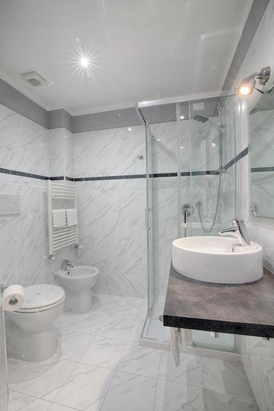 Superior Double or Twin Room with Sea View image 2