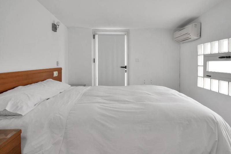 Apartment with Terrace image 4