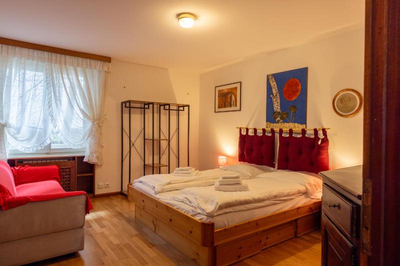 Three-Bedroom Apartment image 3