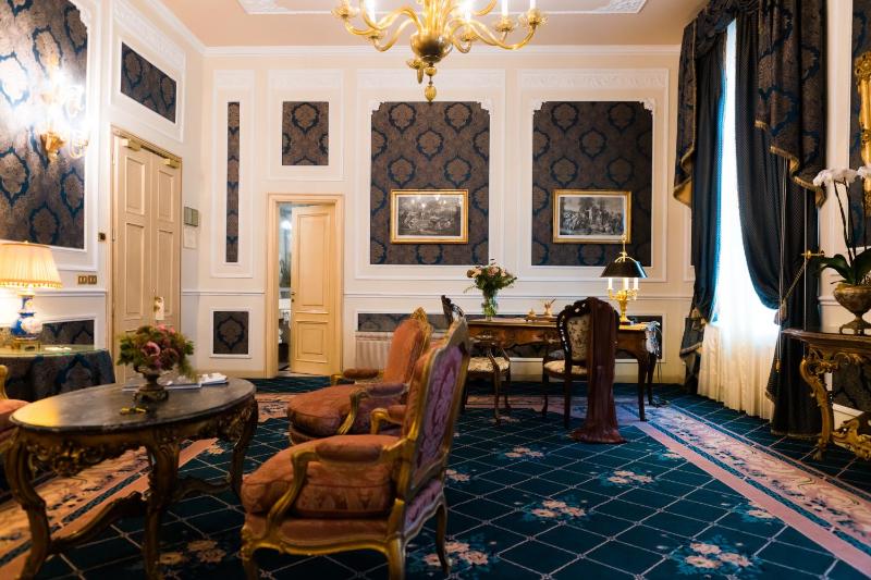 Presidential Suite image 2