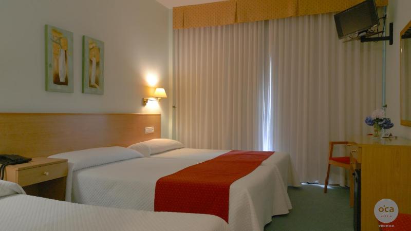 Twin Room with Sea View image 3