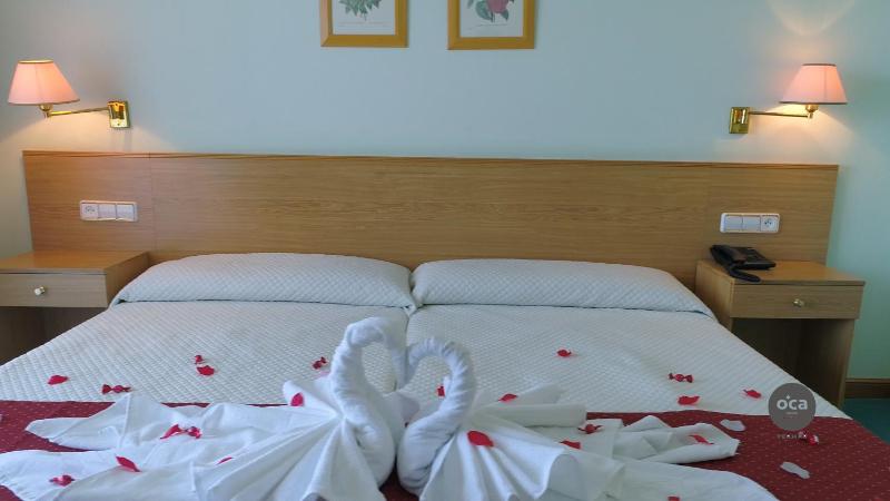 Twin Room with Sea View image 1