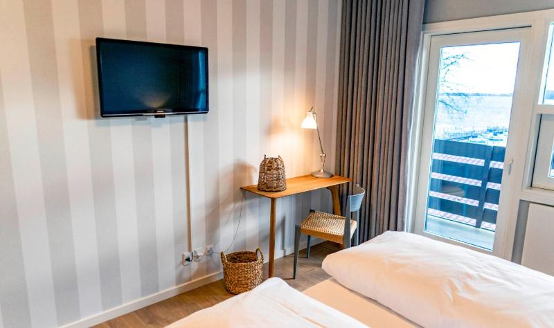 Double Room with Sea View image 2