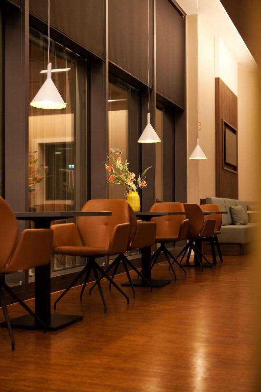 Hampton By Hilton Munich City Center East - image 13
