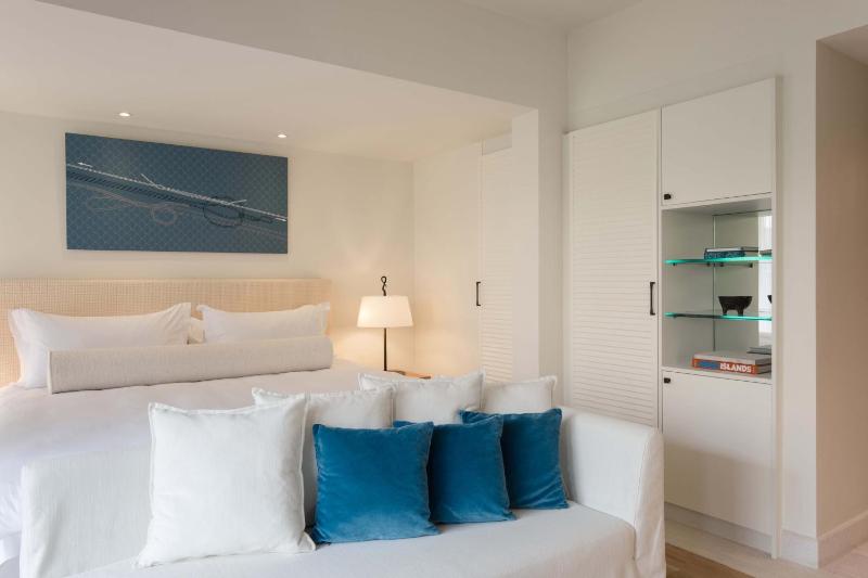 Signature Room image 4