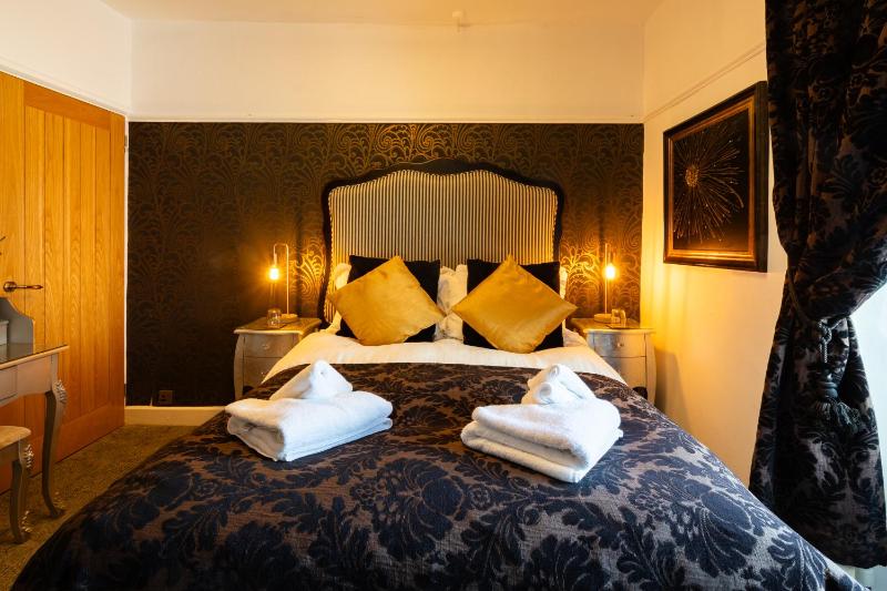 Standard Double Room image 2