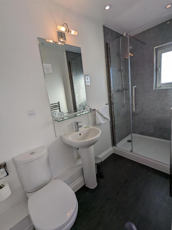 Super King/Twin Room image 4