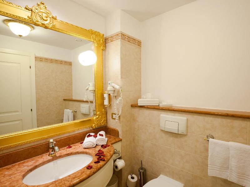 Junior Suite image 2