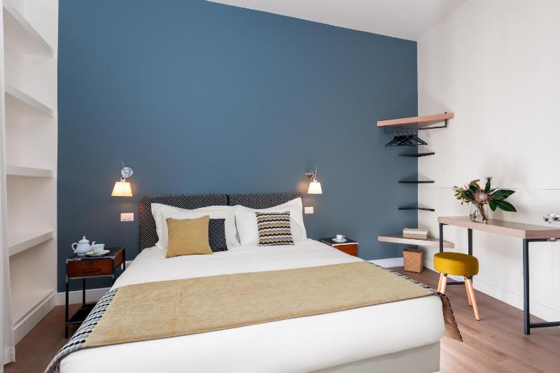 Double Room with Balcony image 1