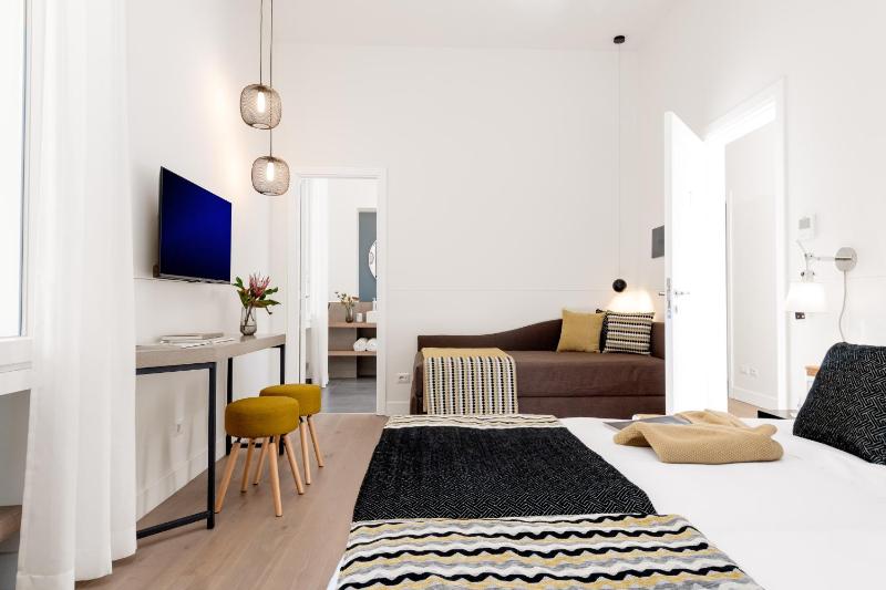 Triple Room with View image 3