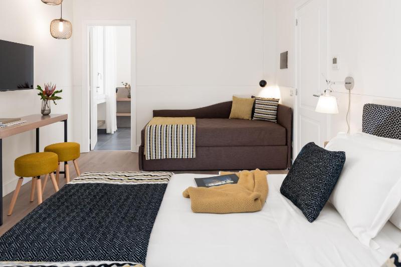 Triple Room with View image 4