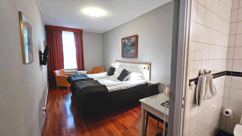 Deluxe Double Room image 3