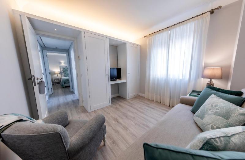 Superior Suite image 3