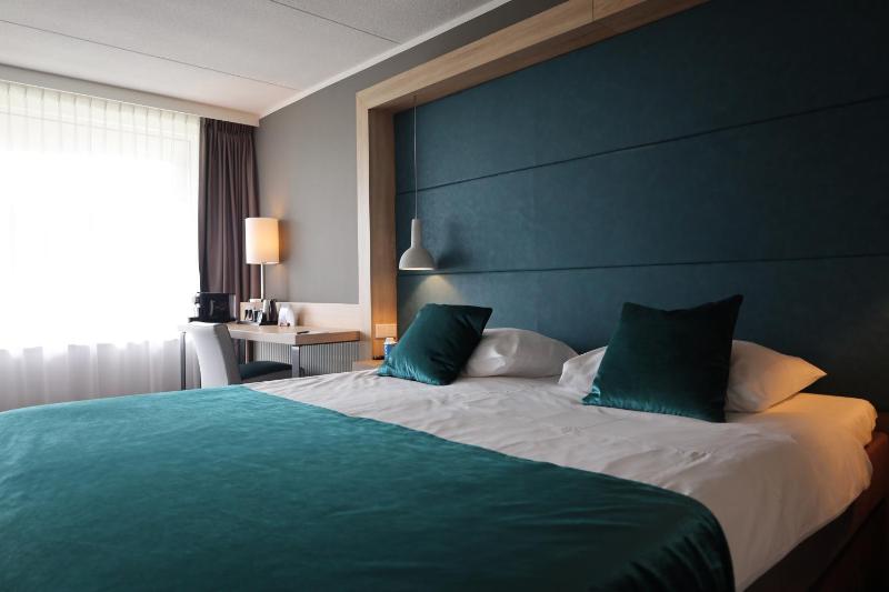 Superior Twin Room image 1