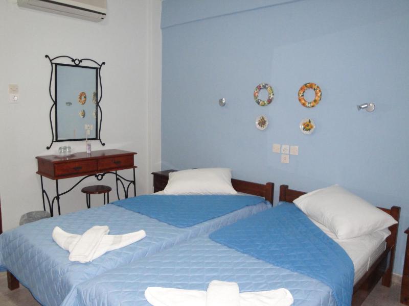 Twin Room with Balcony image 1