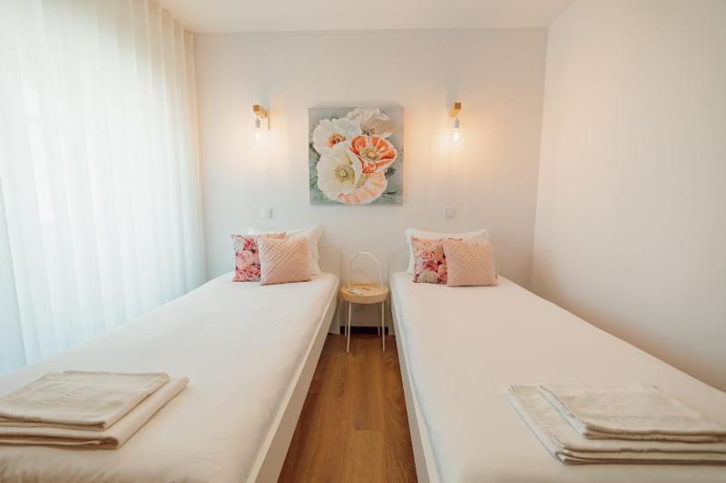 City Center Grand Apartment With Seaview Terrace by Vacationy - image 14
