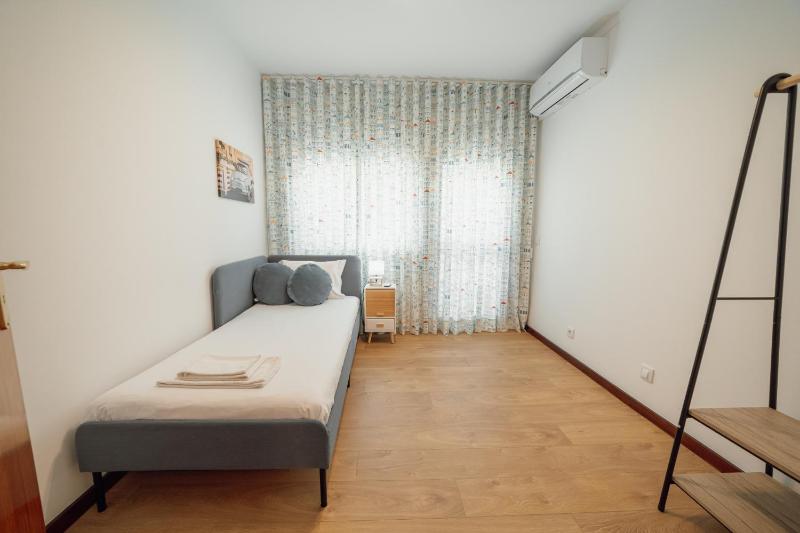 City Center Grand Apartment With Seaview Terrace by Vacationy - image 24