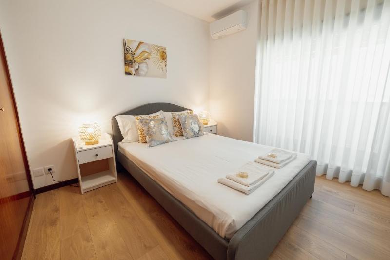 City Center Grand Apartment With Seaview Terrace by Vacationy - image 29