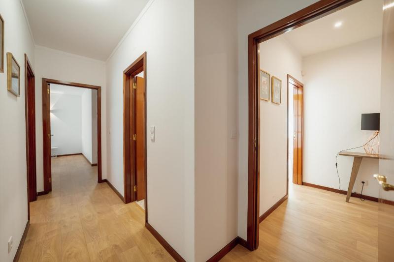 City Center Grand Apartment With Seaview Terrace by Vacationy - image 12