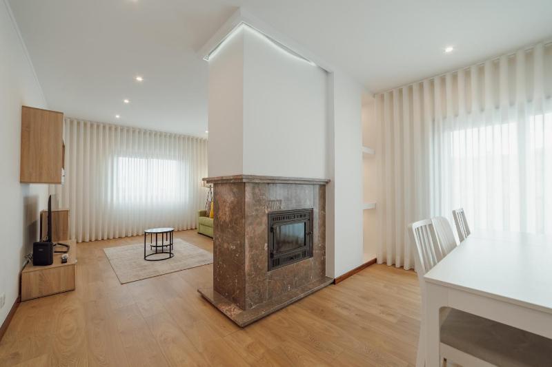 City Center Grand Apartment With Seaview Terrace by Vacationy - image 49