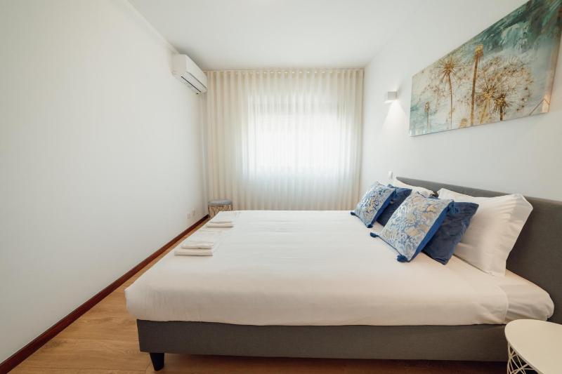 City Center Grand Apartment With Seaview Terrace by Vacationy - image 18