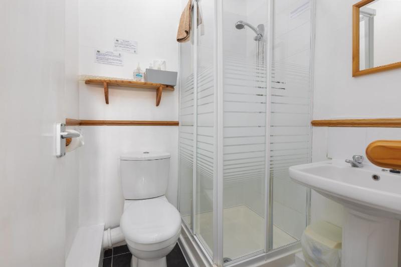 Twin Room image 1