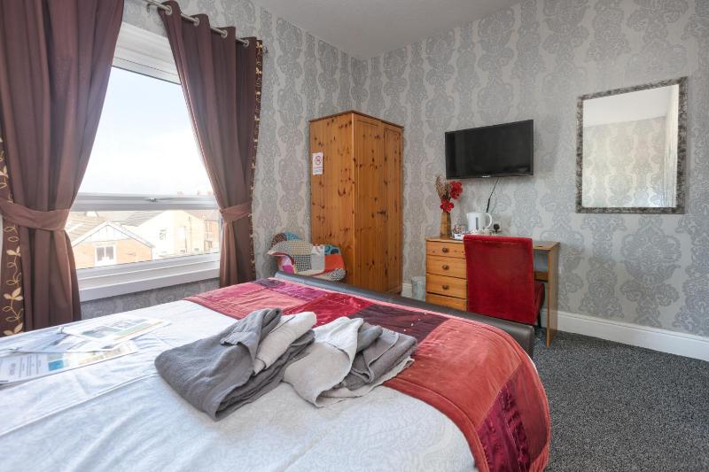 Double Room image 2
