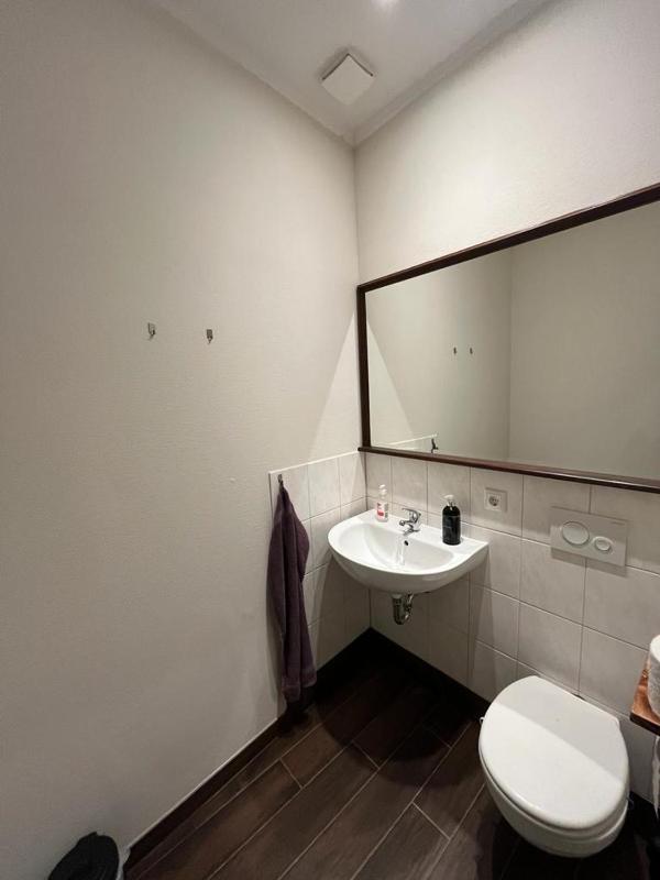 Single Room with Shower image 2