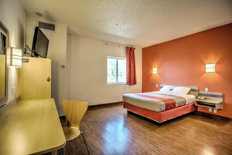 Queen Room - Disability Access - Roll in Shower