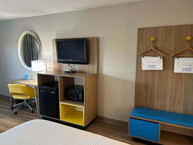 King Room - First Floor/Non-Smoking image 2