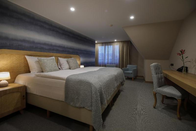 Standard Double Room image 2