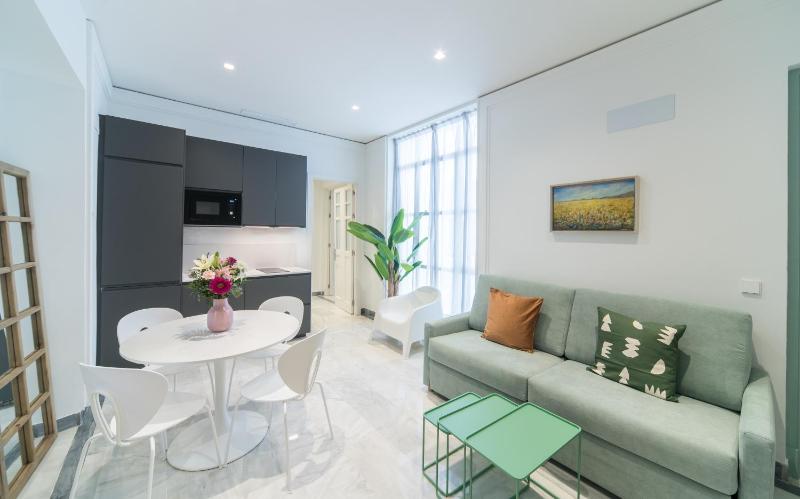 REY DE SEVILLA FLATS - Arenal - image 8