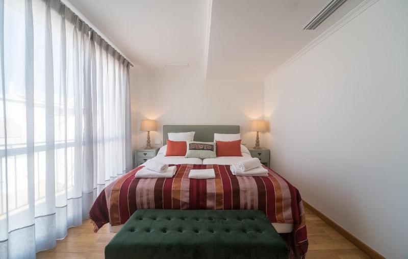 REY DE SEVILLA FLATS - Arenal - image 6