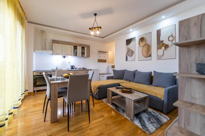 Apartmani Oktobar 06 - image 7